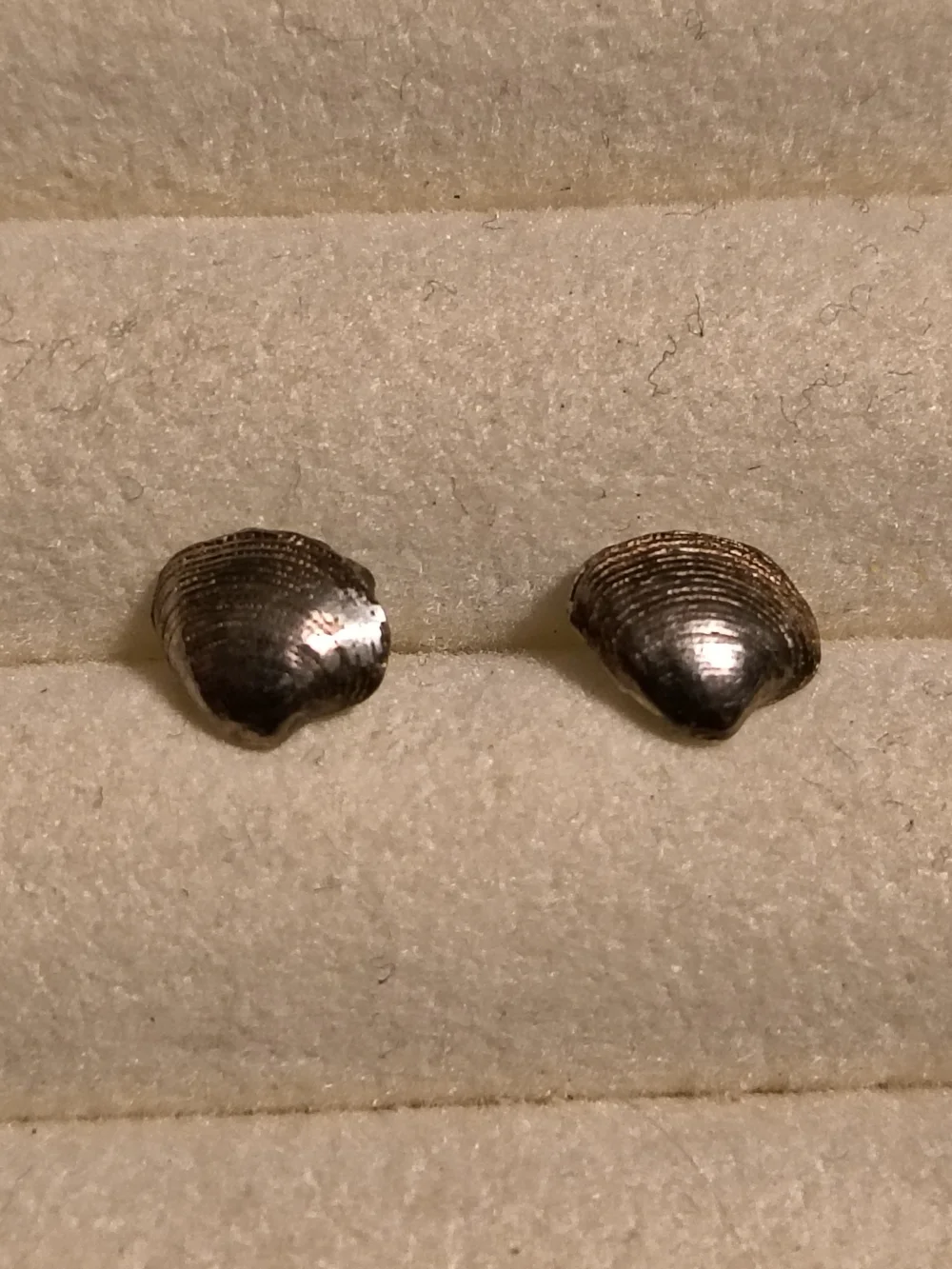 Sterling Silver Handmade Clam Shell Stud Earrings* Very Detailed Unsigned